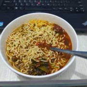 怀孕期间吃泡面（怀孕后期可以吃方便面吗）