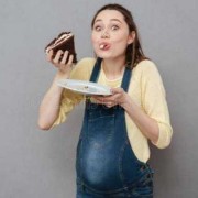 怀孕9个月被骑在肚子上，对胎儿有什么伤害呢,孕期母亲补充什么有助于降低婴幼儿过敏风险