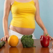 孕妇怀胎8个月,偶尔一天没有胎动正常吗,孕期没运动是不是很难生