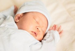 60天胎儿（新生儿晚上睡7个小时正常吗）