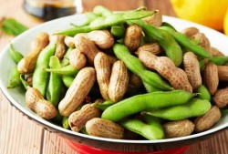 怀孕吃毛豆对胎儿好吗（孕期可以吃外面卖的花生毛豆吗）