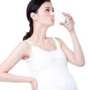 孕期特别爱喝水（孕期特别爱喝水正常吗）