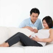 围孕期专科（生小孩时候男方能进去陪同吗）