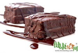孕妇吃巧克力胎儿会变黑吗（巧克力颜色发红还是黄）