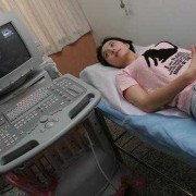 孕期第一次b超最佳时间（孕妇做彩超能吃饭吗？还有什么检查需要注意的事情）