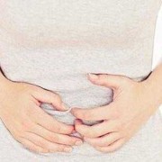 怀孕期间肚子发硬（怀孕肚子硬怎么回事）