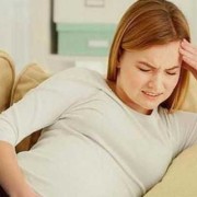 孕期突然头晕（突然间头晕恶心想吐是怎么回事）