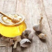孕妇吃生蒜对胎儿有影响吗（孕妇吃生蒜对胎儿有影响吗早期）