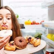 孕期想吃甜的（孕晚期想吃甜食可以吃吗？就怕吃甜食会对胎儿不好）