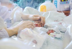 33周胎儿图片真人（33周早产儿有哪些缺陷？早产儿怎样护理更容易存活）