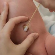 42天的婴儿应该怎么带,胎儿护理知识