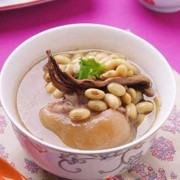 孕期如何催奶（给孕妇下奶的食物都有什么呢？怎么做着吃呢）