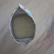 孕期喝了过期的牛奶（牛奶什么样是变质？喝了不过期但变质的牛奶后果会怎样）