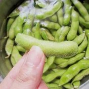 怀孕吃毛豆对胎儿好吗（孕期可以吃外面卖的花生毛豆吗）