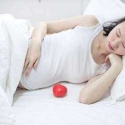 孕妇睡觉多胎儿长得快（宝宝三个月多月爱睡正常吗）