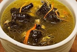 孕期可以喝乌鸡汤吗（孕妇喝乌鸡汤的好处）