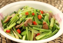 备孕期能吃芹菜吗（备孕男的吃芹菜可以吗？男性在备孕的时候有哪些需要注意的事项）