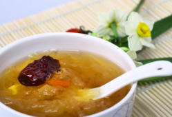 孕期前期饮食（孕早期可以吃银耳吗）