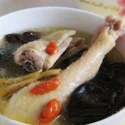 备孕期间喝什么汤好（备孕女人要吃什么补身体的汤更好）