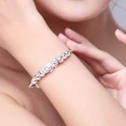 银貔貅适合女人戴吗,孕期可以戴银手镯吗女