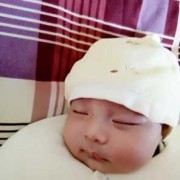 婴儿经常笑好不好呢？我家孩子三个多月了，在非常喜欢笑,三个半月胎儿图片男女真实图片