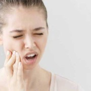 孕期牙龈肿痛怎么消肿（孕期牙龈肿痛怎么消肿去疼痛）