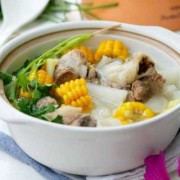 孕期喝骨头汤好吗（孕妇喝什么排骨汤更有营养）