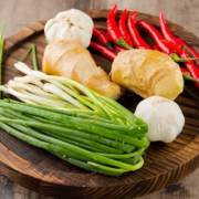 孕妇晚期可以吃蒜吗?听有的老人说不能吃，是真的吗?吃了会怎样,孕期能不能吃蒜