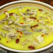 孕期吃鸡肚（孕期吃鸡肚子里面的杂碎蛋可以煲汤喝吗）