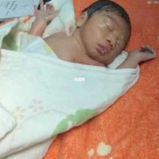 怀孕33周肚子有点痛怎么回事,孕期33周胎儿正常多少斤