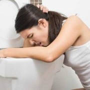 怀孕两周会有反应吗，怀孕早期孕妇都会出现孕吐吗,孕期反应多久结束