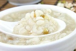 孕妇吃薏米对胎儿有影响吗（孕妇吃一次薏米有事吗）