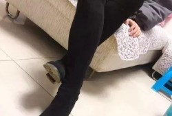 b超显示小孩翘二郎腿给孕妈妈睡觉有关系,孕期可以翘二郎腿吗