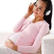 听胎教音乐宝宝就动正常吗,胎儿听音乐没反应是不是听力有问题