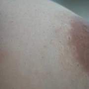 流奶水的原因,孕期有奶水了胸还会变大吗