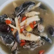 孕期乌鸡汤（孕期乌鸡汤怎么炖最有营养补血）
