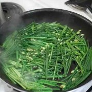 怀孕吃韭菜对胎儿好吗（怀孕吃韭菜对胎儿好吗有影响吗）
