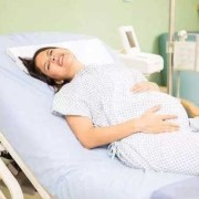 母亲打了麻醉药，对小孩吃母乳有影响吗,孕妇打麻药对胎儿有什么影响