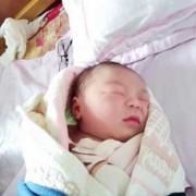 胎儿生的小（刚出生的婴儿哭声小正常吗）