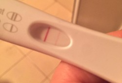 怀孕多久验孕棒能测出来？怀孕早期一般都会有什么症状,怎样测孕期周数