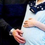 孕期能不能摸肚子（孕妇和孕妇在一起，可以摸肚子吗）