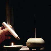 备孕期间可以熏艾条吗（准备怀孕可以艾灸吗，怀孕初期可以艾灸）