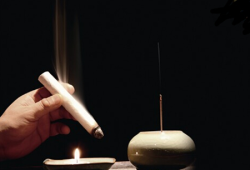 备孕期间可以熏艾条吗（准备怀孕可以艾灸吗，怀孕初期可以艾灸）