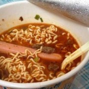 孕期可以吃泡面吗（孕妇可以吃泡面吗）