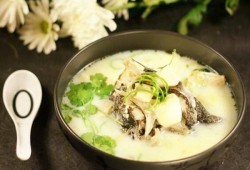 孕期喝鱼汤对宝宝有什么好处（孕妇吃鲫鱼汤的好处）