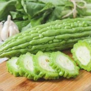 孕期可以吃苦瓜吗（孕期可以吃苦瓜吗中期）