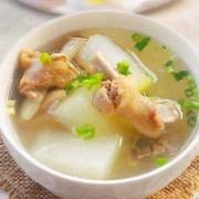 孕期前三个月吃什么（怀孕前三月可以吃鸭肉吗）