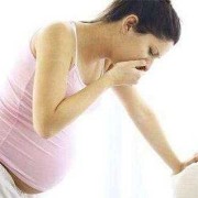 如何减少孕期恶心呕吐（如何减少孕期恶心呕吐的发生）