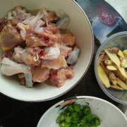 孕期吃鸡肚（孕期吃鸡肚子里面的杂碎蛋可以煲汤喝吗）