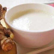 孕期吐酸水（孕期吐酸水吃什么能缓解）